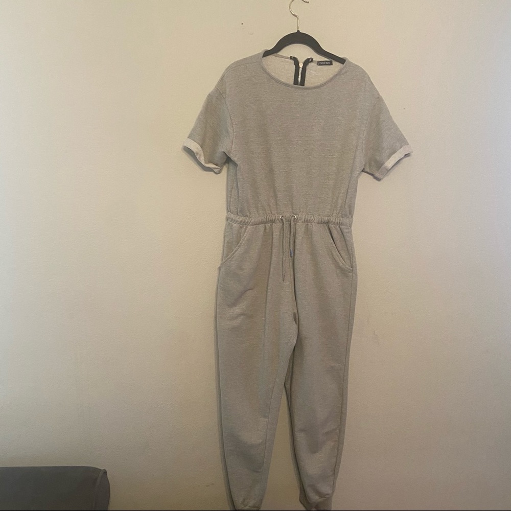 Boohoo Grey Lounge jumpsuit short sleeve size L
